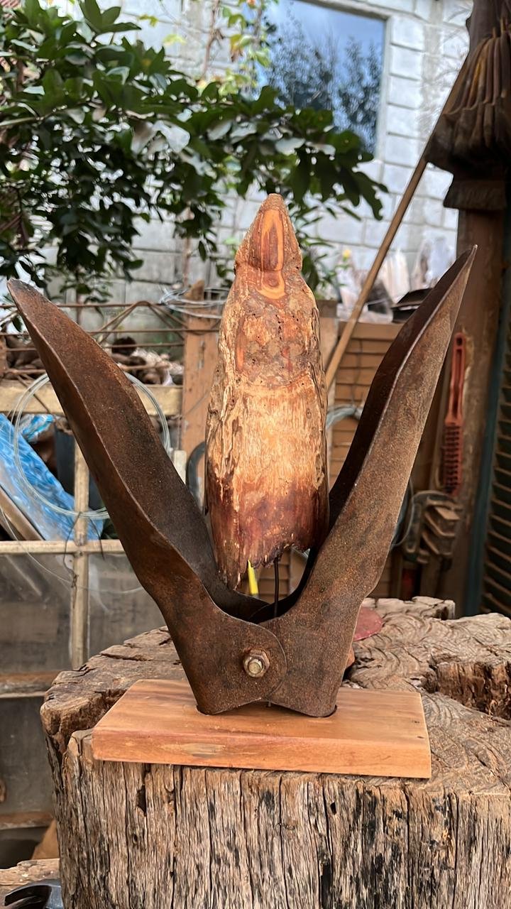 Escultura em forma de Maria da Exposição Marias